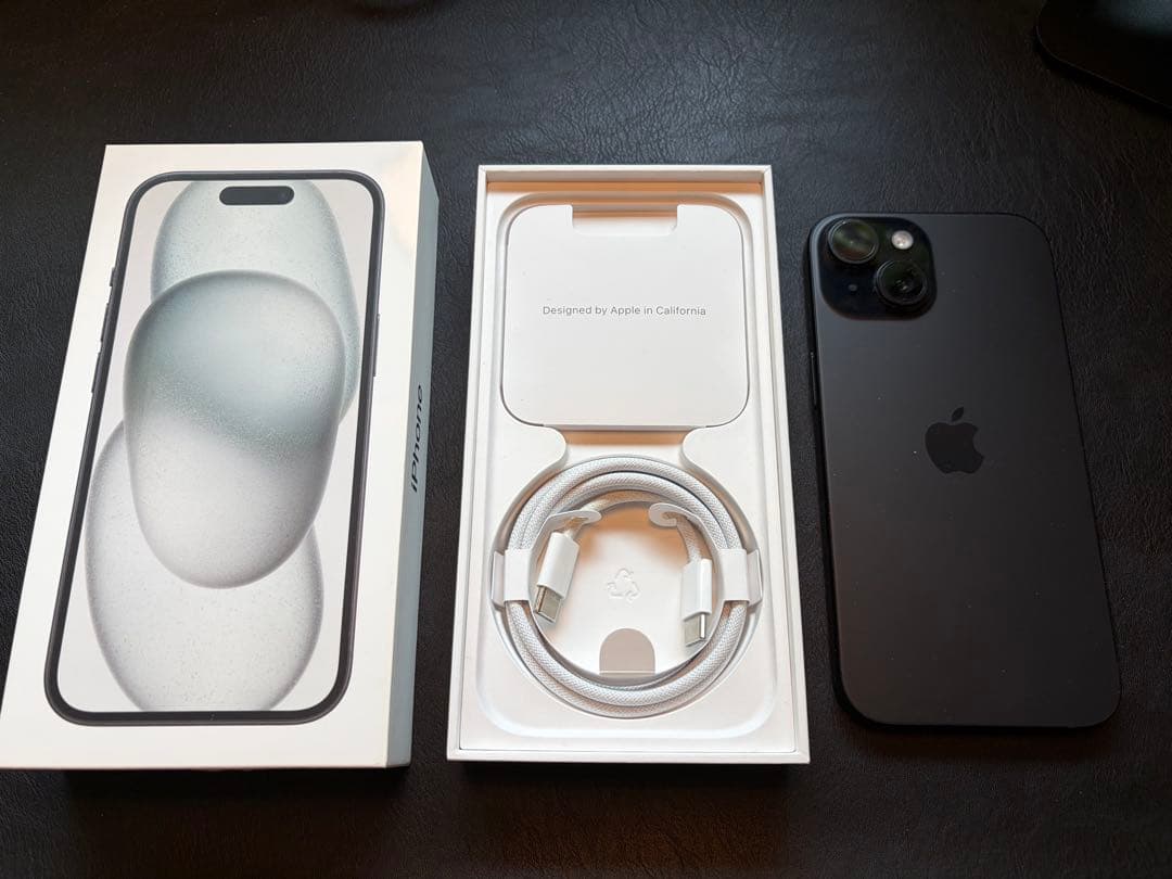 iPhone 15 ブラック128GB