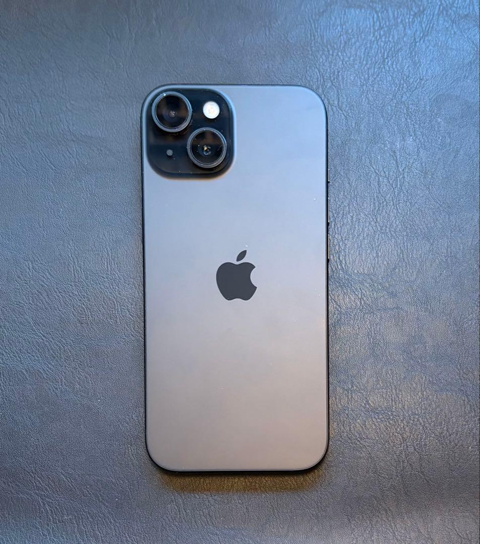 iPhone 15 ブラック128GB