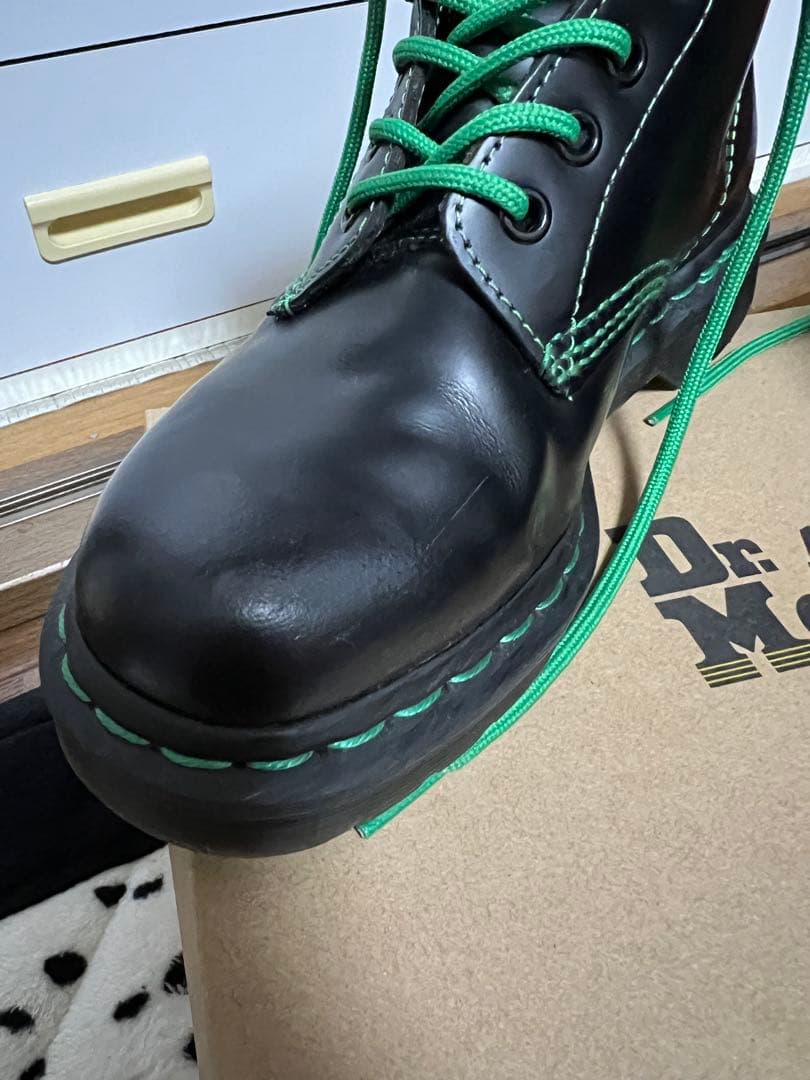 ドクターマーチン　8ホール　グリーンステッチ