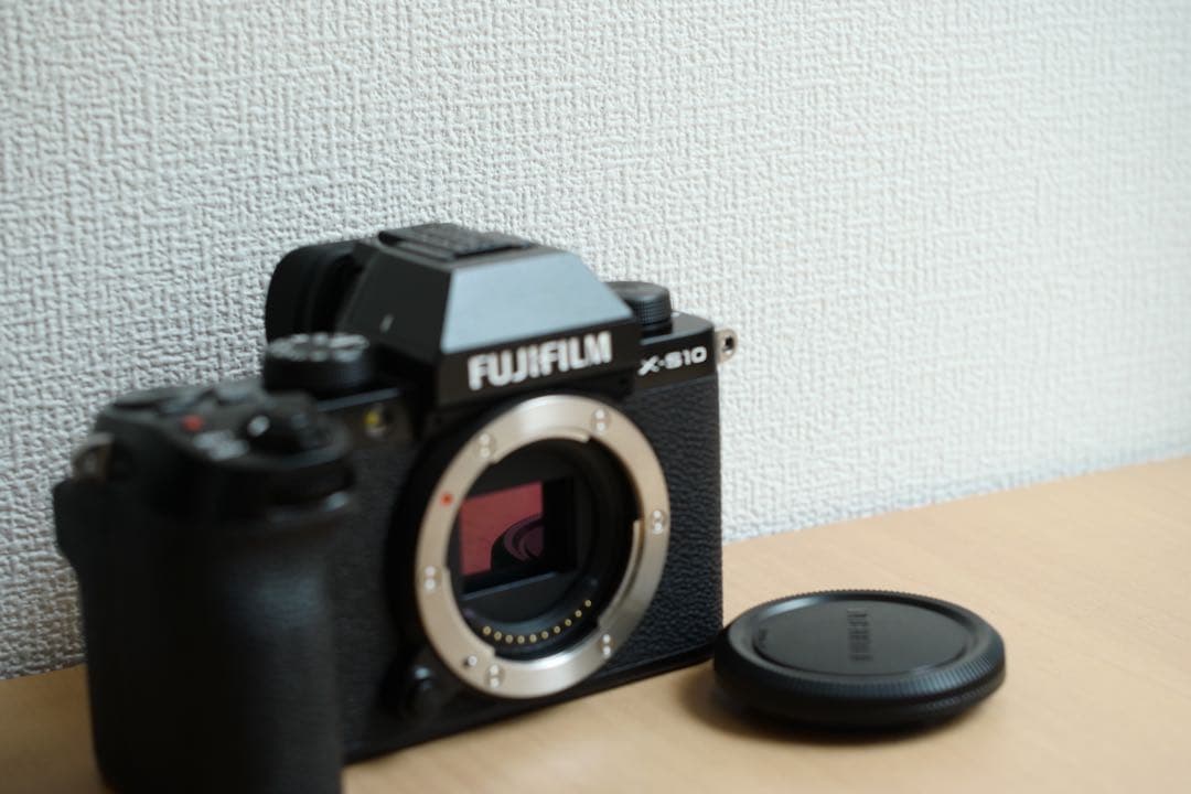 T*y様 【シャッター回数4665】FUJIFILM X-S10 ダブルズームレ