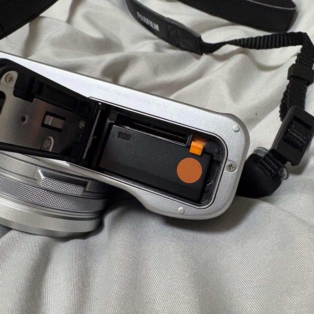 デジタルカメラ FUJIFILM x100v