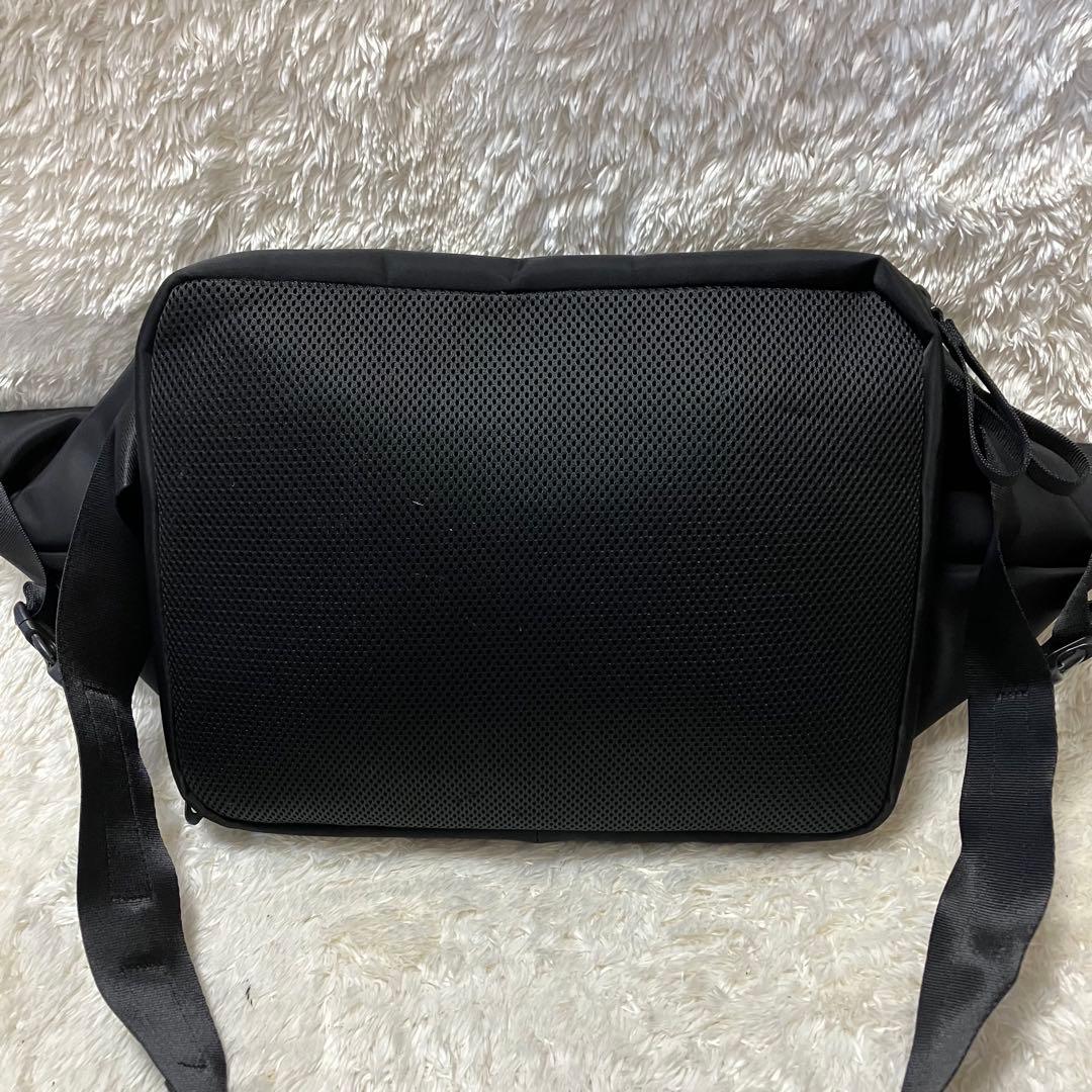 【Quu 様COTE&CIEL isarau L Sleek ショルダーバッグ