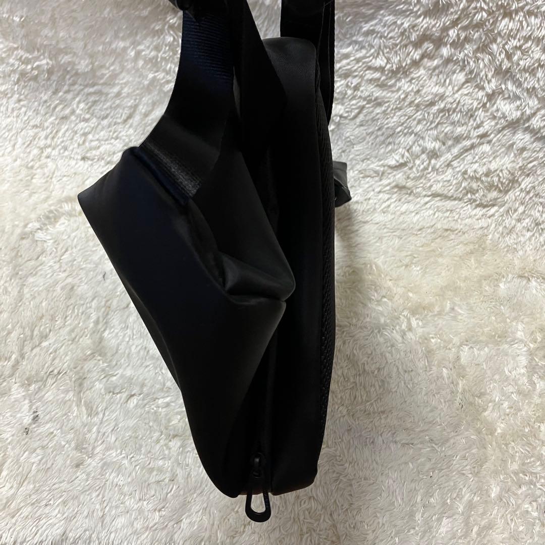 【Quu 様COTE&CIEL isarau L Sleek ショルダーバッグ