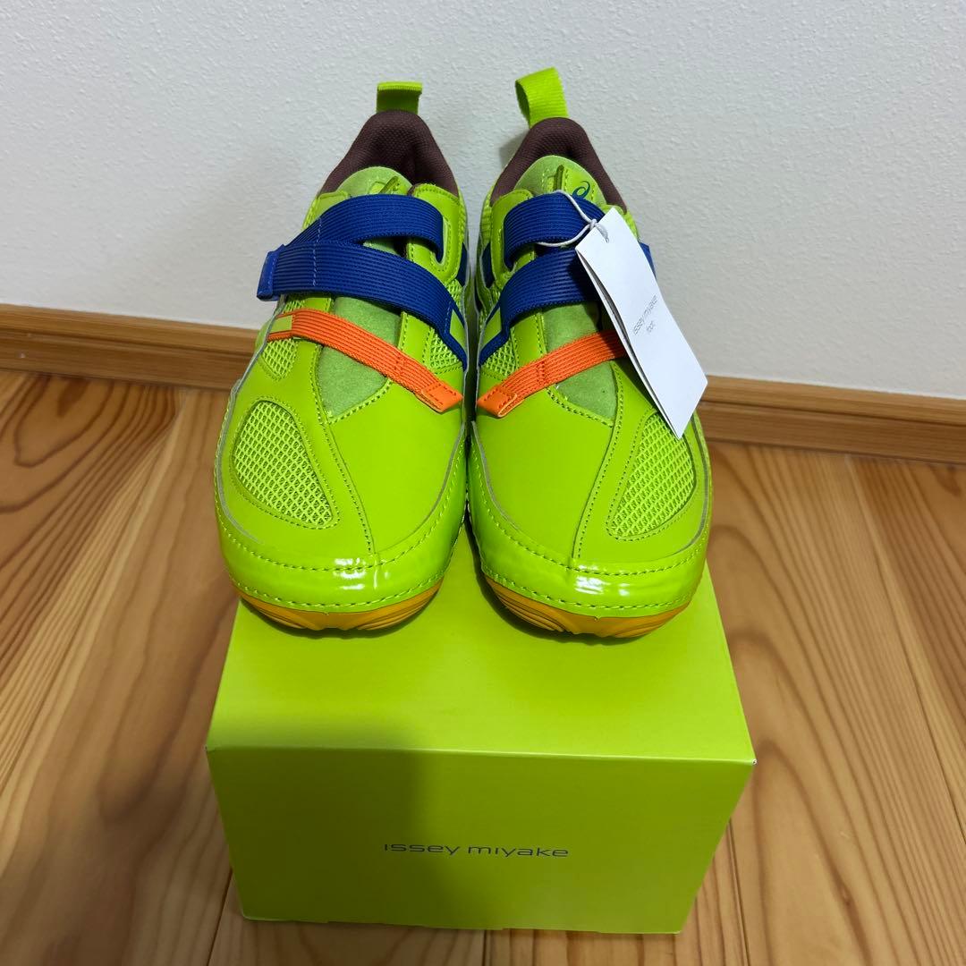 新品未使用　アシックス　イッセイミヤケ　コラボ　ハイパーテーピング