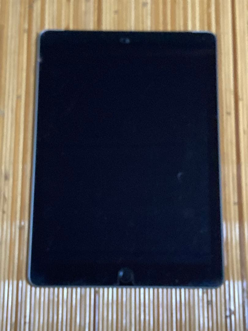 Apple ipad 32GB （第6世代）Wi-Fi+セルラー