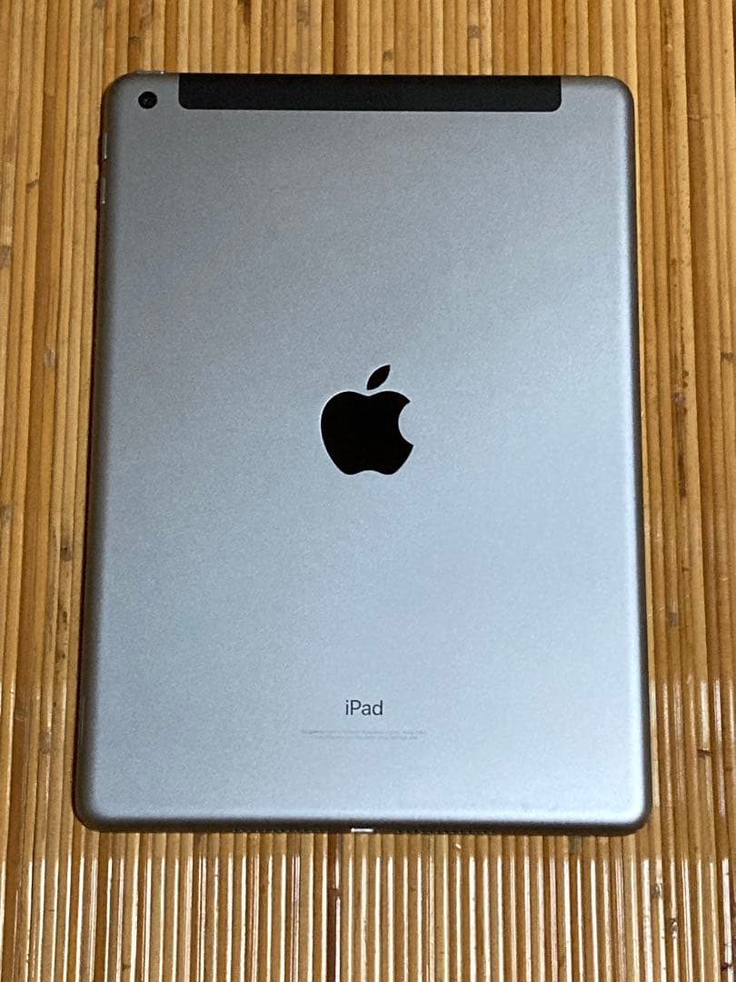 Apple ipad 32GB （第6世代）Wi-Fi+セルラー