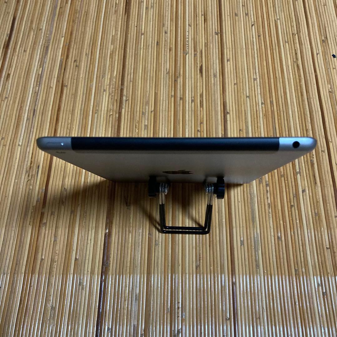 Apple ipad 32GB （第6世代）Wi-Fi+セルラー