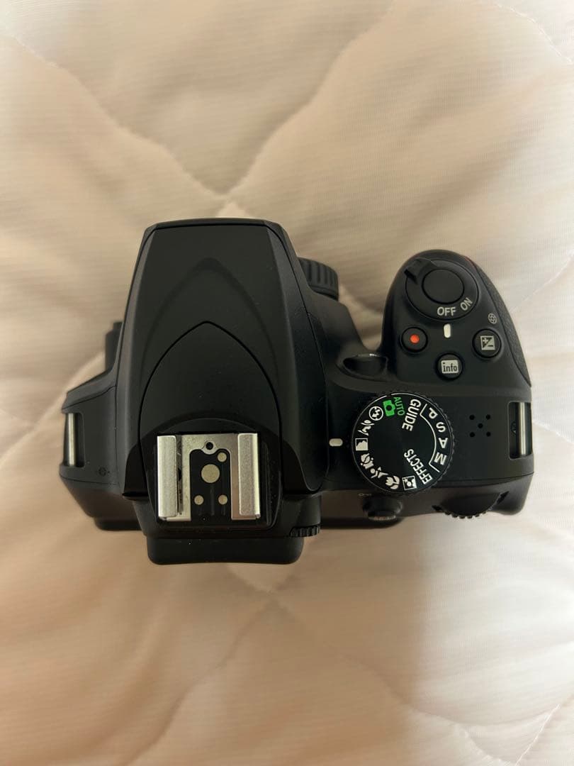 Nikon D3400 デジタル一眼レフカメラ ショット数1675回