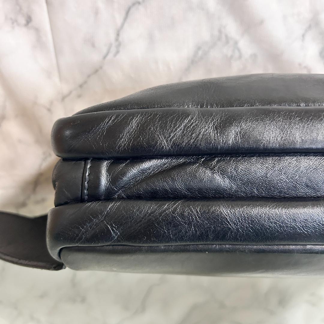 SAAD サード オールレザー ブランドロゴ金具 斜め掛け可能 ボディバック