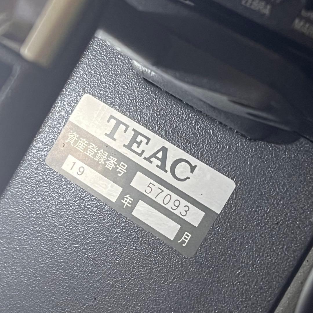 ビデオカメラIkegami HC-300、 82CL-UP1300Hケース鍵付き