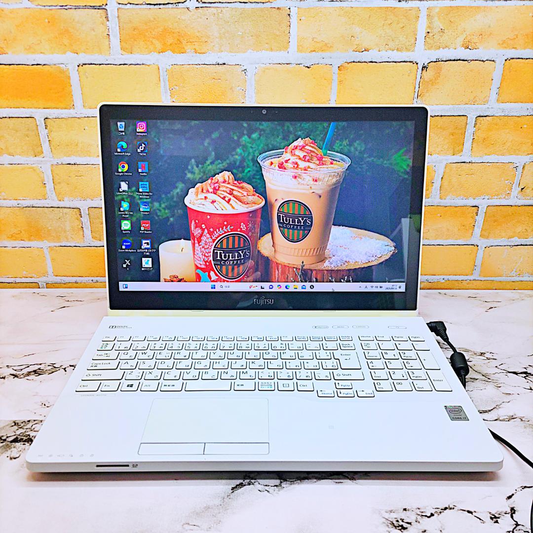 タッチパネルノートパソコン❤️爆速SSD❤️メモリ16G✨高性能i7☘️ハイスぺ