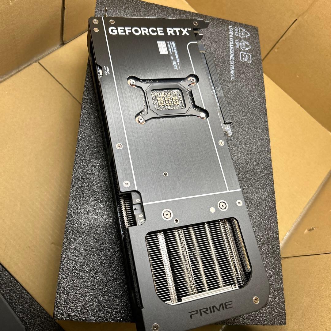 グラフィックボード・グラボ・ビデオカード ASUS NVIDIA GeForce RTX 5070Ti