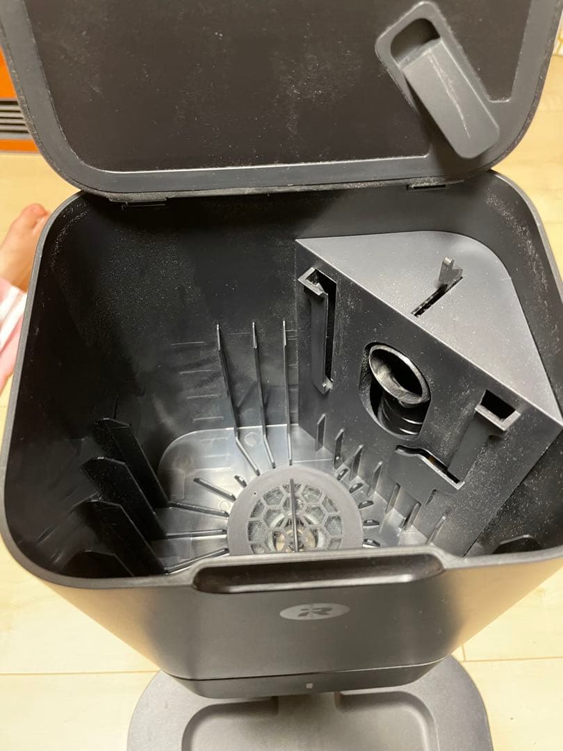 クワトロ様　iRobot Roomba i7 本体 スタンド　ブラシ等備品セット