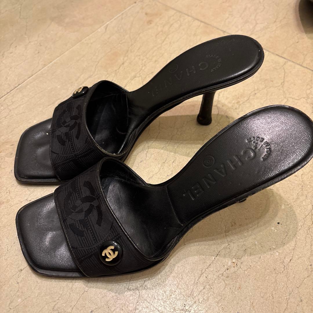 CHANEL ニュートラベルライン ミュール 金ココマーク 黒