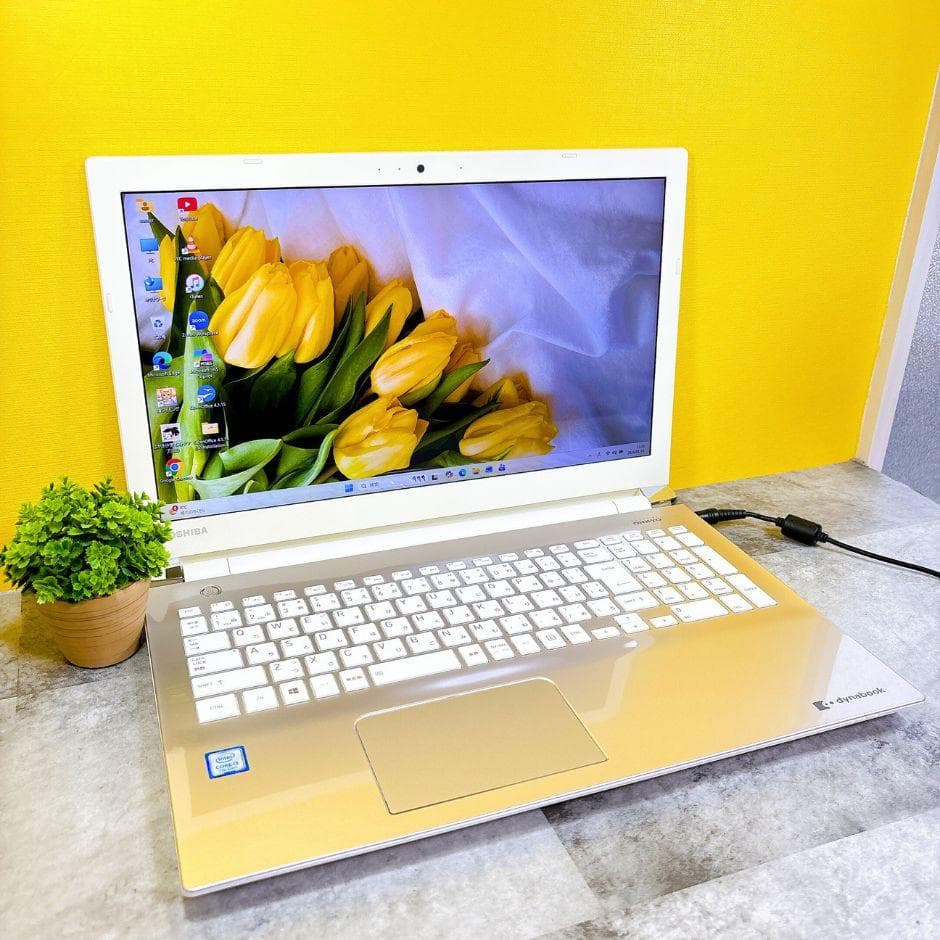 おしゃれなゴールド✨新品SSD搭載で快適✨カメラ付き 薄型 フルHD Win11