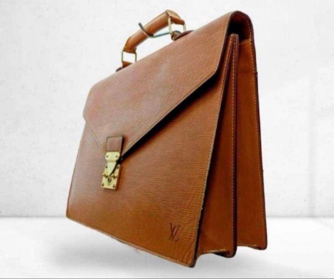 【LOUIS VUITTON】 エピ　セルヴィエットコンセイエ　ビジネスバッグ