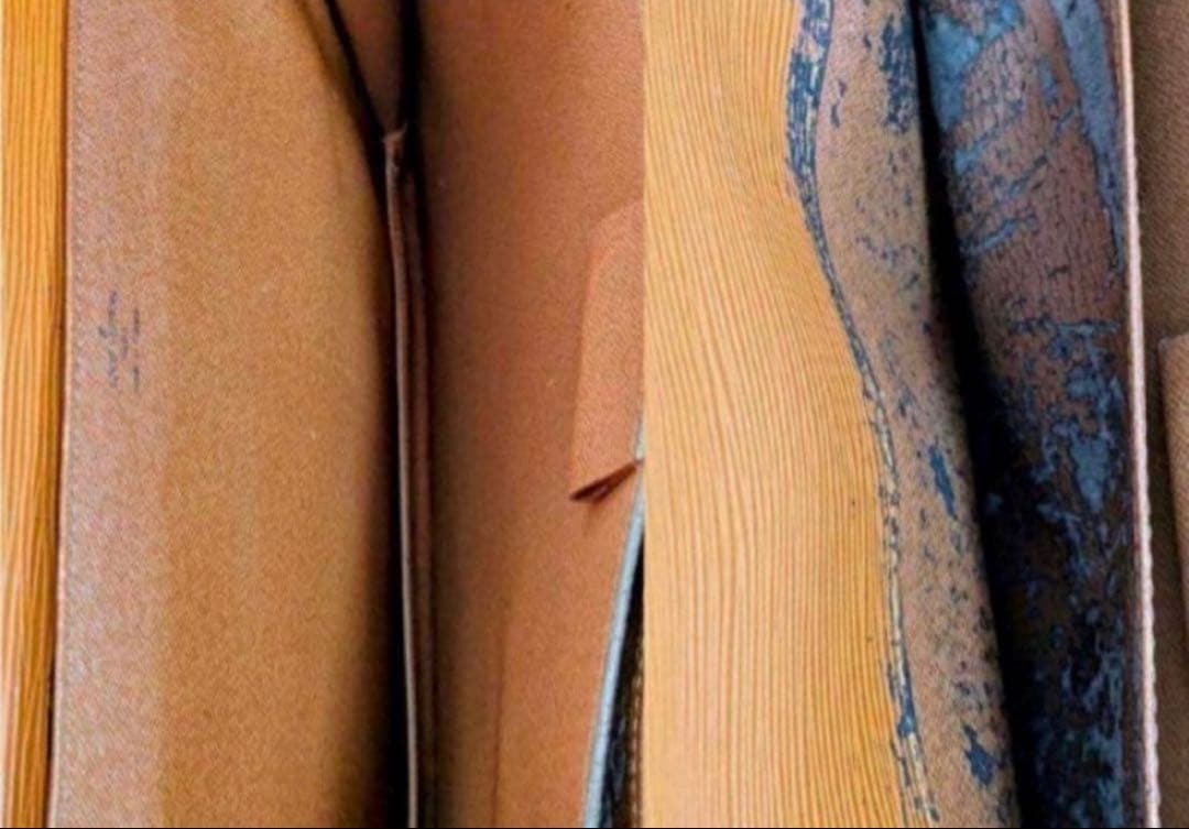 【LOUIS VUITTON】 エピ　セルヴィエットコンセイエ　ビジネスバッグ