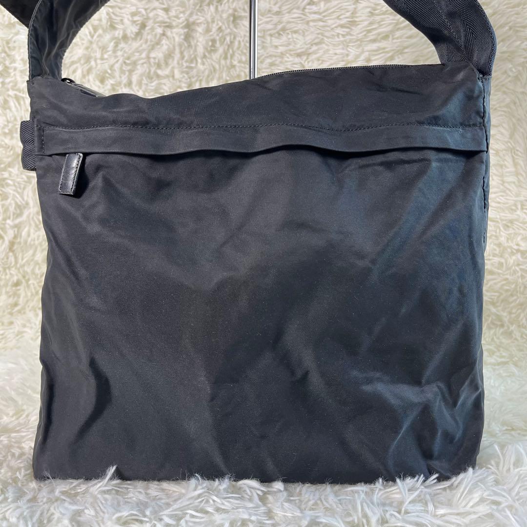 美品✨ プラダ メッセンジャーバッグ 三角ロゴ 黒 アーカイブ ナイロン A4可