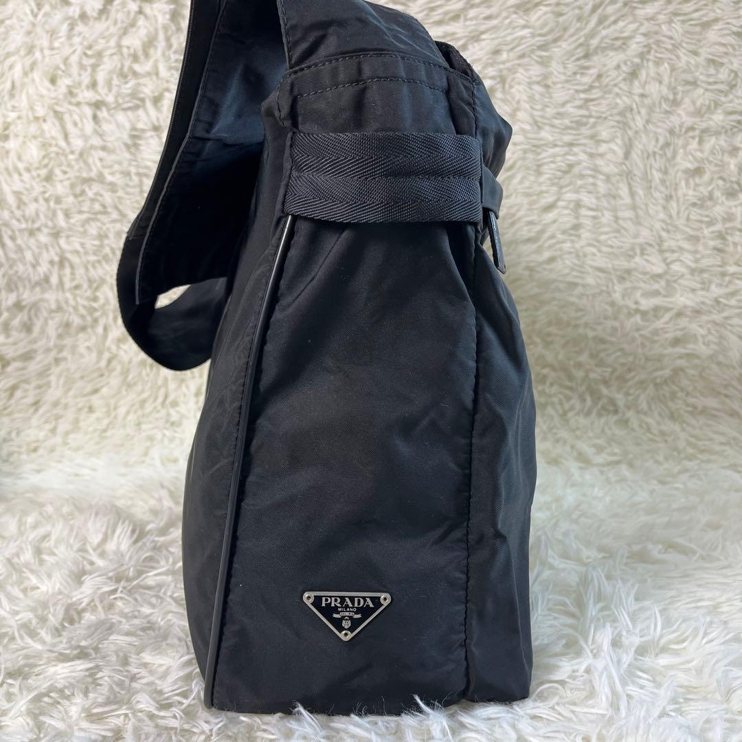 美品✨ プラダ メッセンジャーバッグ 三角ロゴ 黒 アーカイブ ナイロン A4可