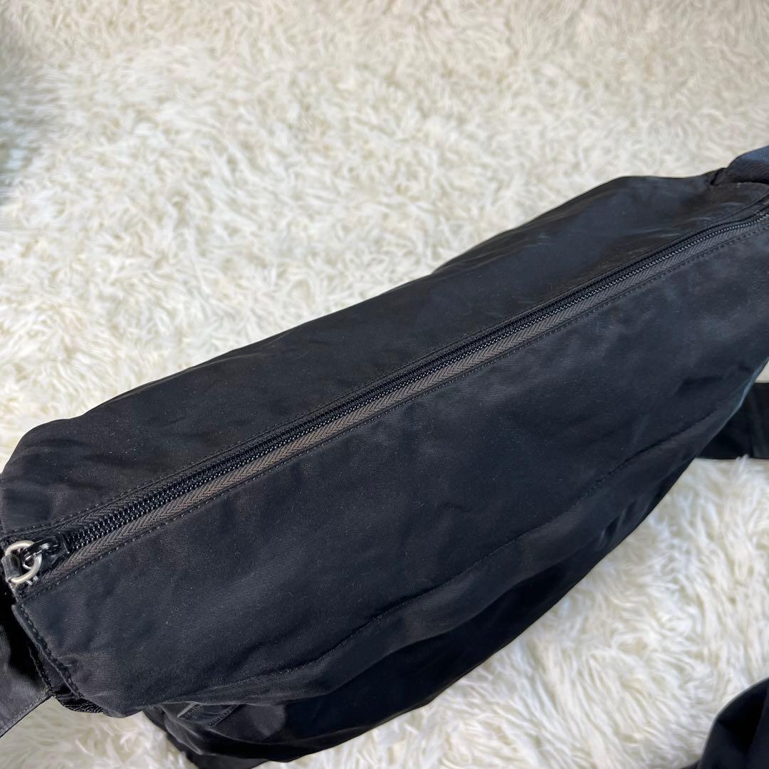 美品✨ プラダ メッセンジャーバッグ 三角ロゴ 黒 アーカイブ ナイロン A4可