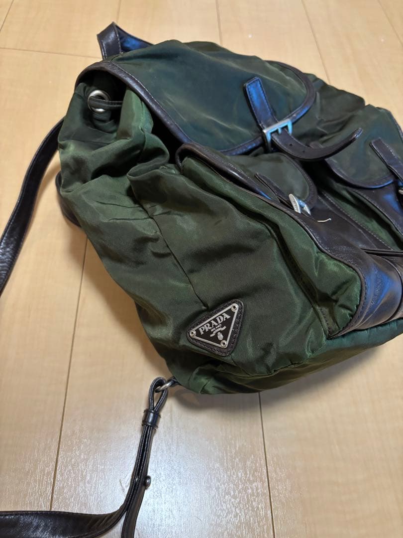 PRADA オリーブグリーン バックパック