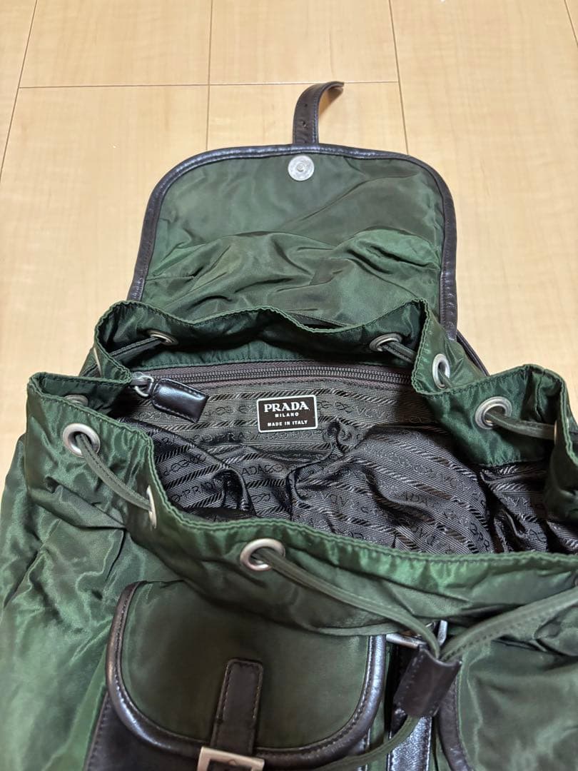 PRADA オリーブグリーン バックパック