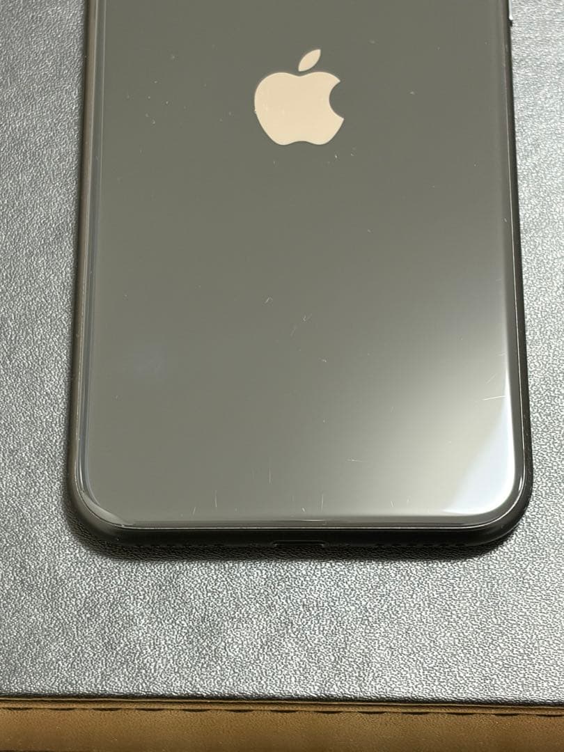 美品　iPhone SE 第二世代　③