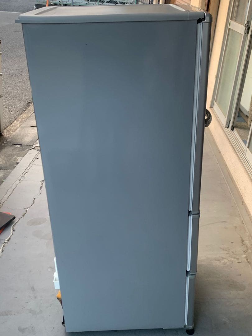 ＊東京都付近取引限定＊ 激安　三洋　SANYO 3ドア冷蔵庫 SR-261U