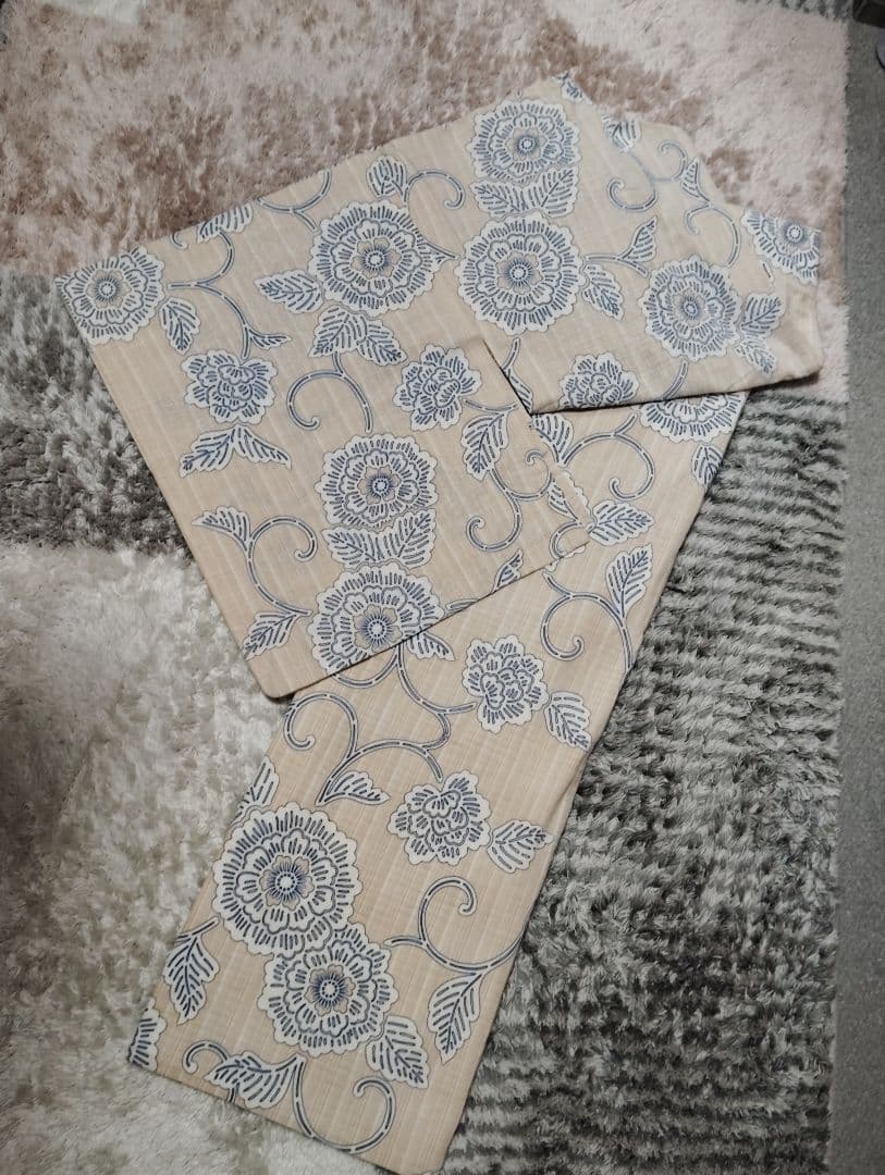 竺仙浴衣　ベージュにブルーの花柄ペイズリー