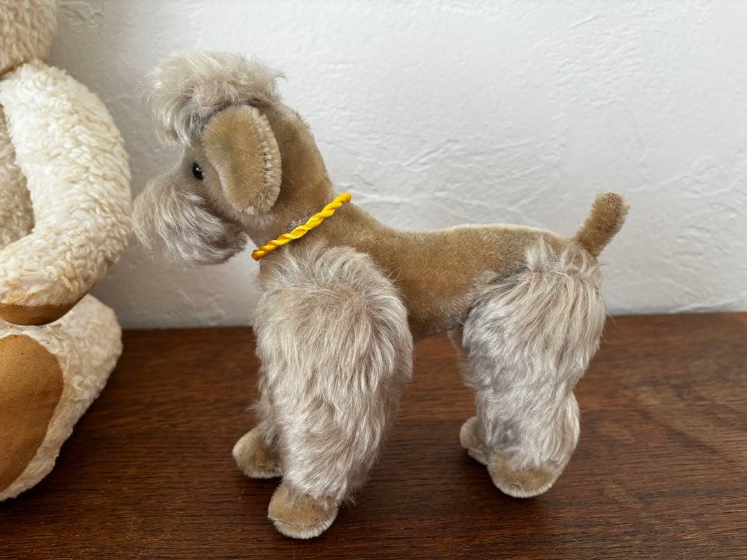 オランダ　蚤の市　犬　ぬいぐるみ　シュタイフ