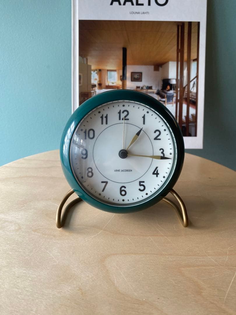 ARNE JACOBSEN テーブルクロック STATION レーシンググリーン