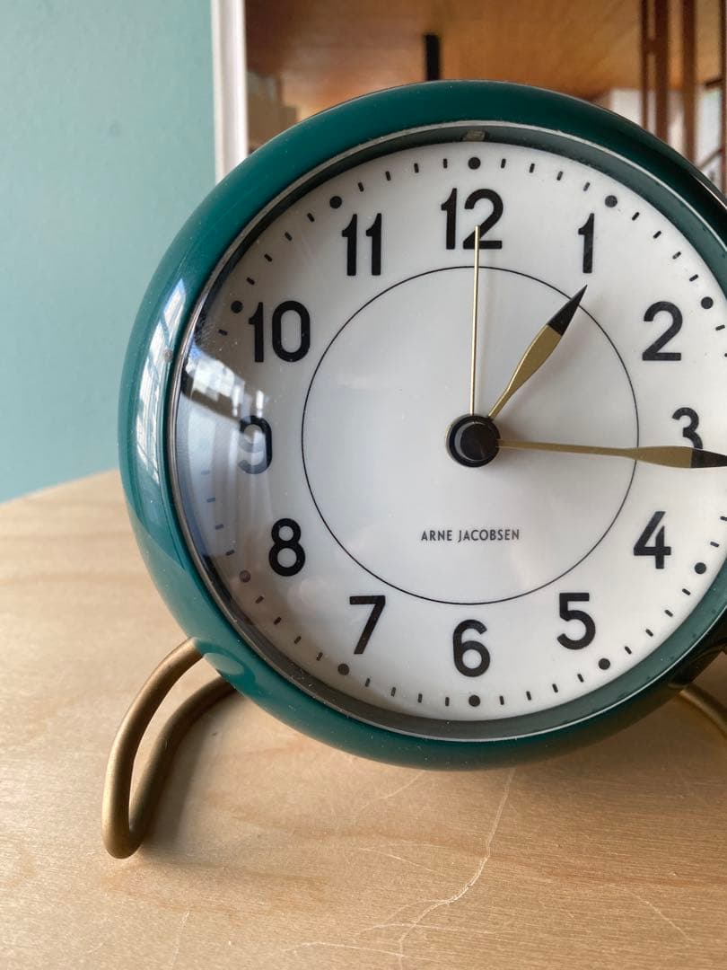 ARNE JACOBSEN テーブルクロック STATION レーシンググリーン