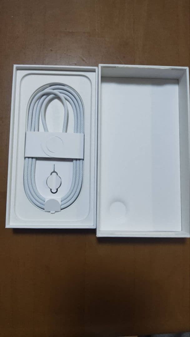 スマートフォン本体 Apple iPhone 16e