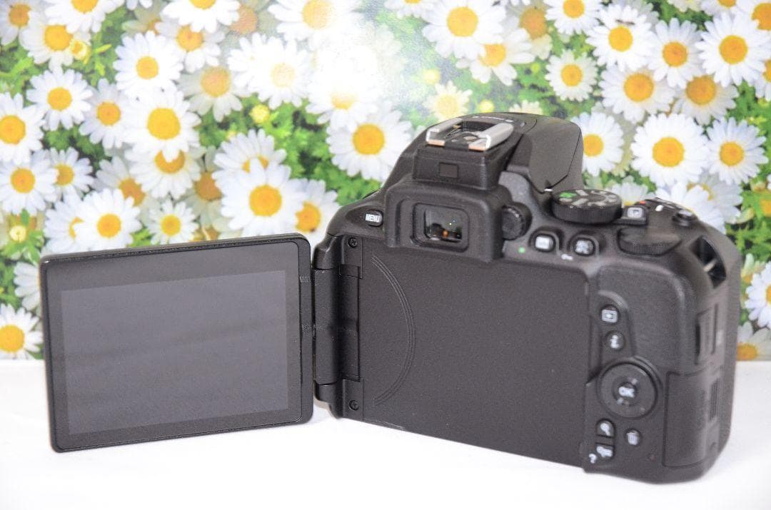美品❤ニコン❤Nikon D5600❤タッチ操作＆Bluetooth搭載❤