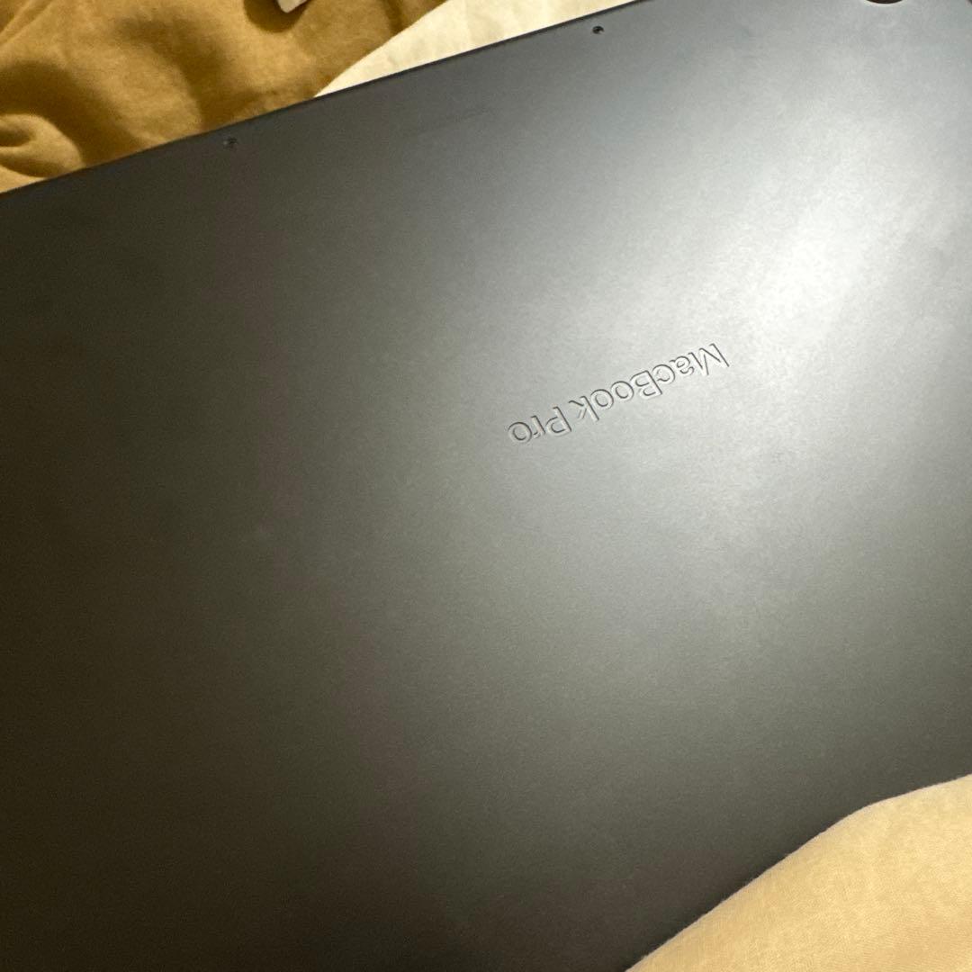 Apple MacBook Pro M4 16インチ