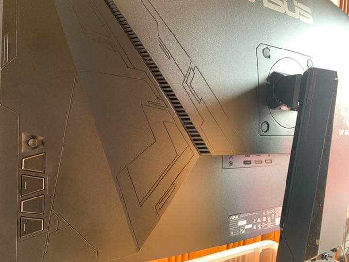 ASUS VG32VQ 曲面ゲーミングディスプレイ