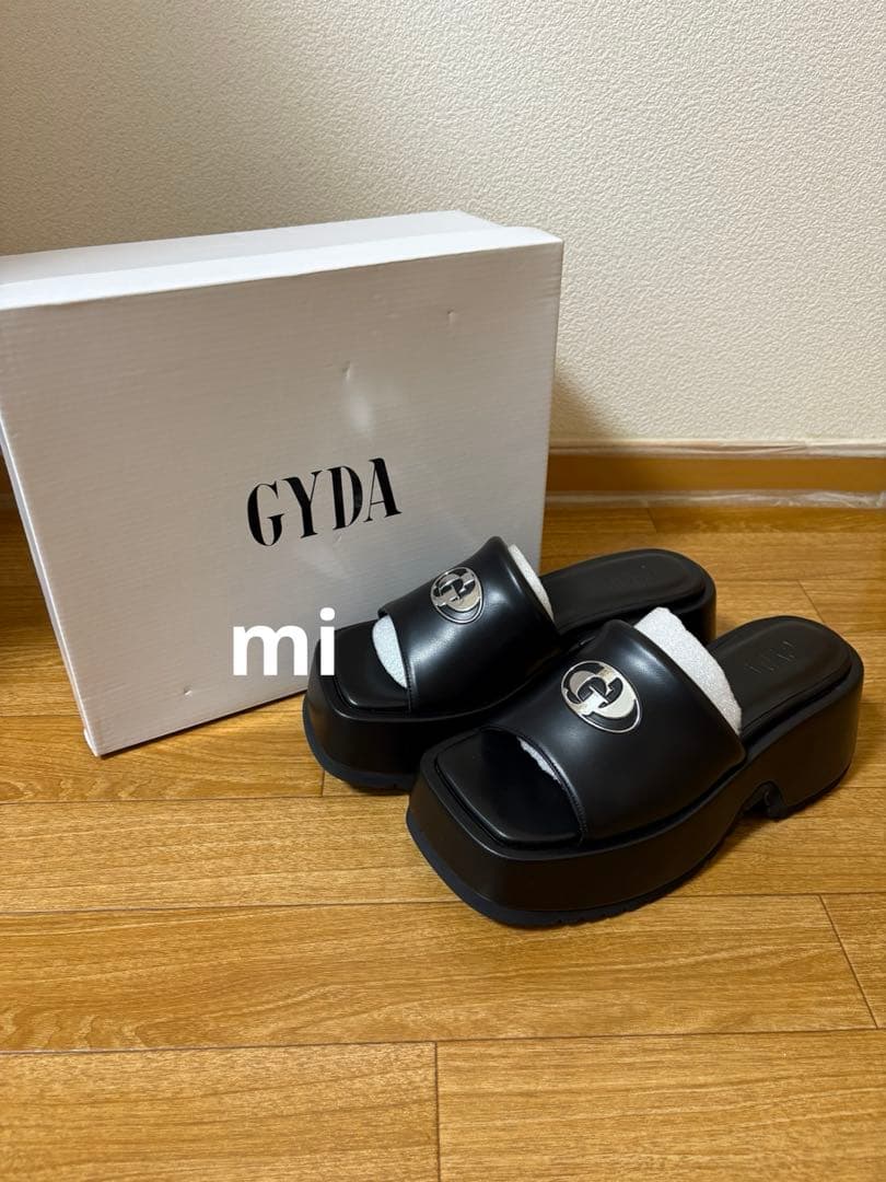 GDllic ボリュームソールサンダル