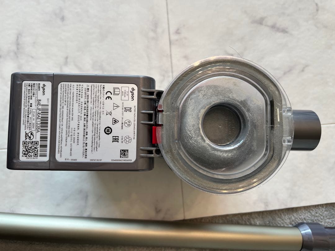 チ*チ様 【正規品】dysonダイソン Ｖ７コードレスクリーナー　フルセット