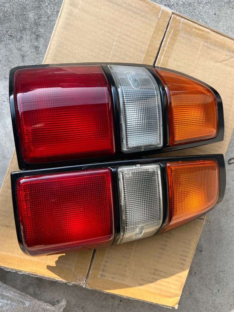 95プラド　テールランプ