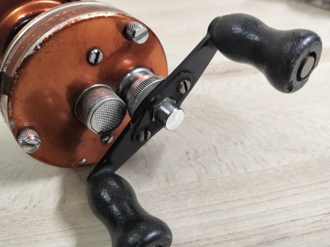 ☆ABU GARCIA アブ アンバサダー 4000D　ビンテージリール　橙