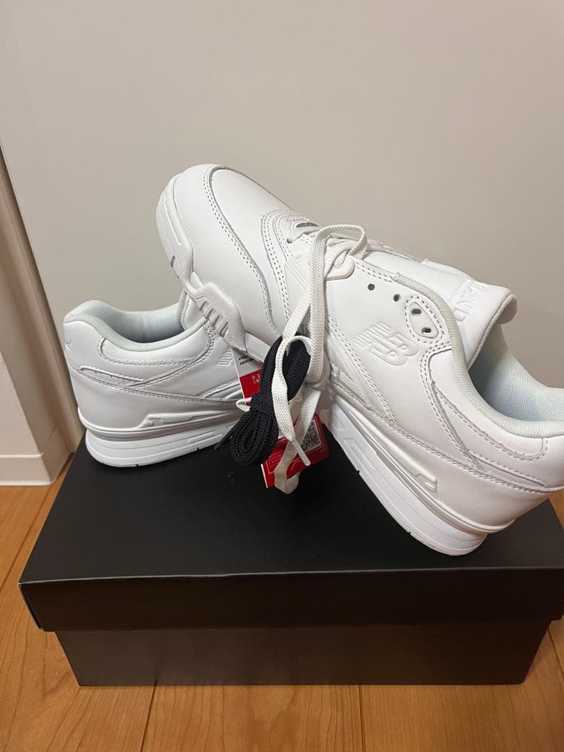 ニューバランス　ヌメリック　GRAND ホワイト　27.0 スケシュー