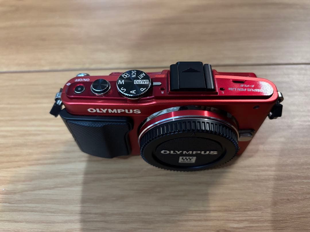【美品】OLYMPUS PEN Lite E-PL6 ミラーレス一眼カメラ