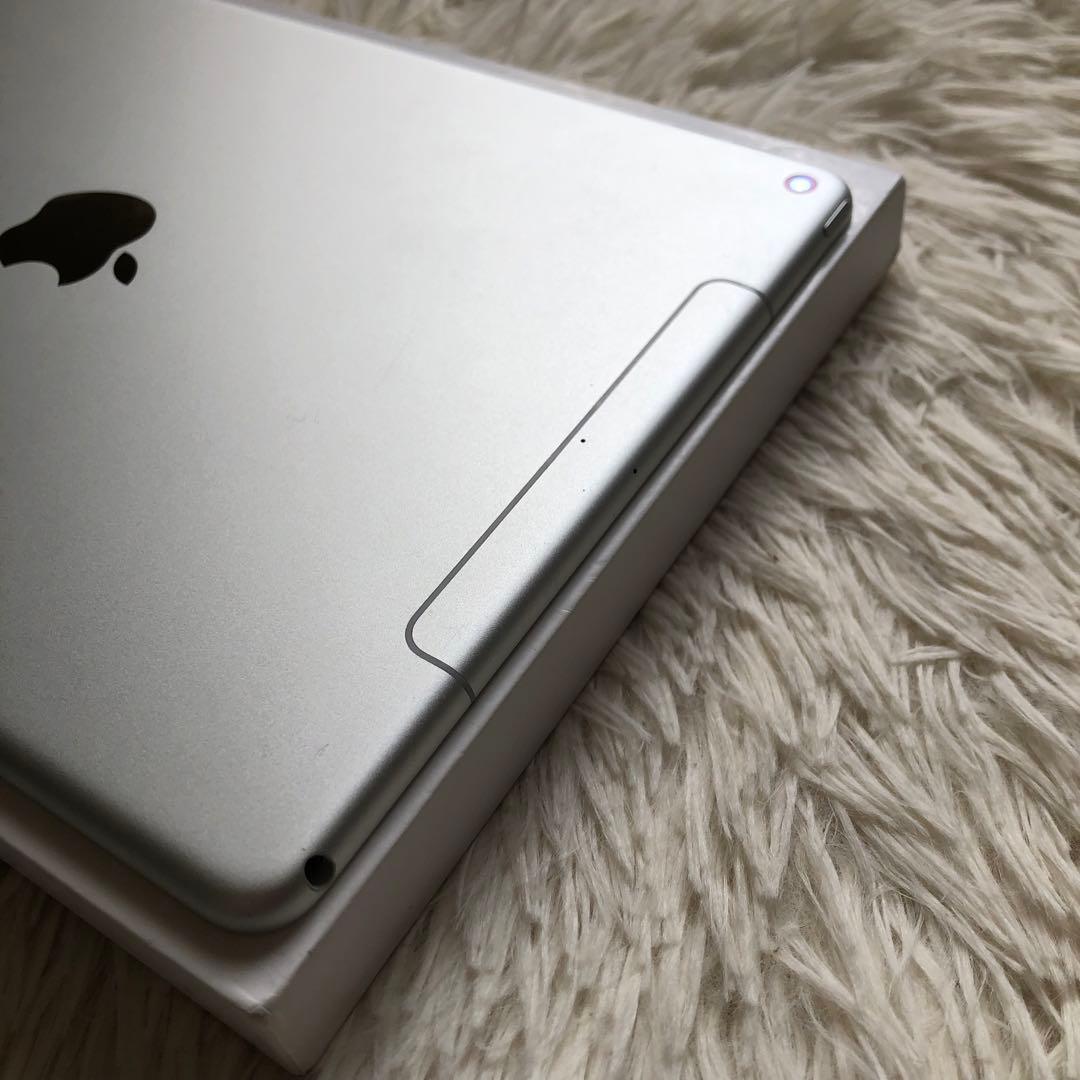 【完動品】iPad Air3 256GB SIMフリー【付属品】 【すぐ発送】