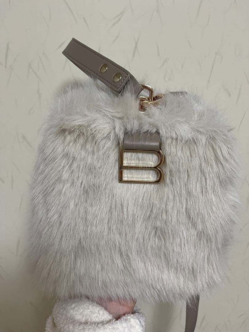 Bibiy B. FUR BOX BAG ベージュ