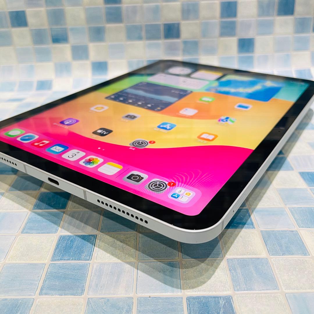 SIMフリー iPad 第10世代 本体 64GB シルバー 電池良好