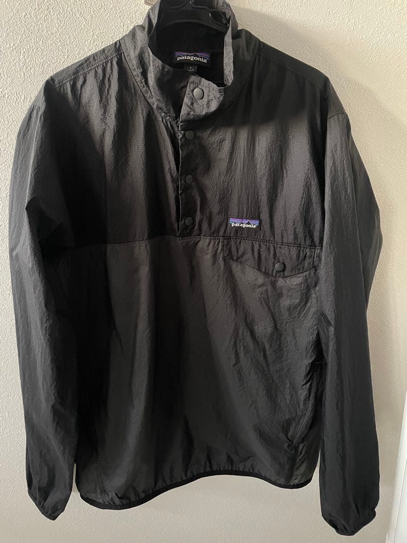 パタゴニア メンズ・フーディニ・スナップT・プルオーバー　S 黒　ポケッタブル