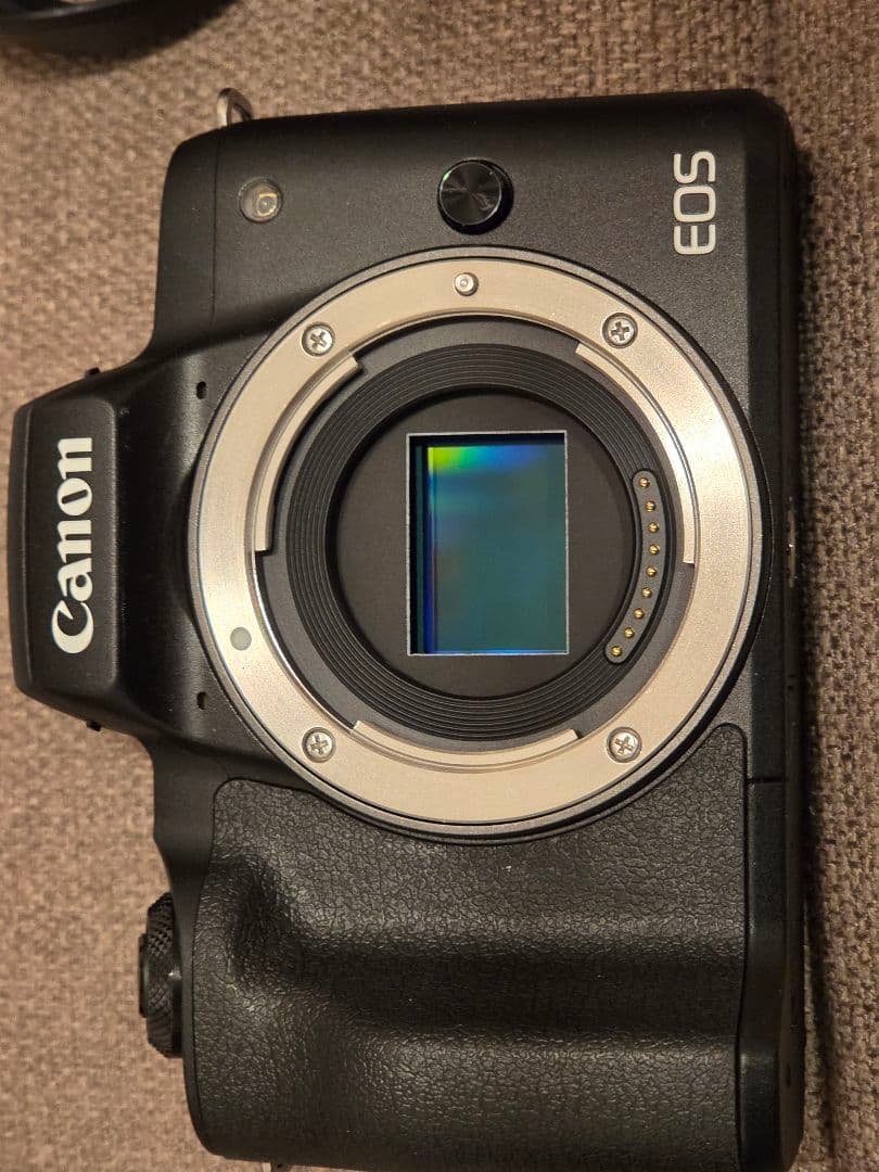 ミラーレス一眼カメラ EOS Kiss M ダブルズームキット ブラック