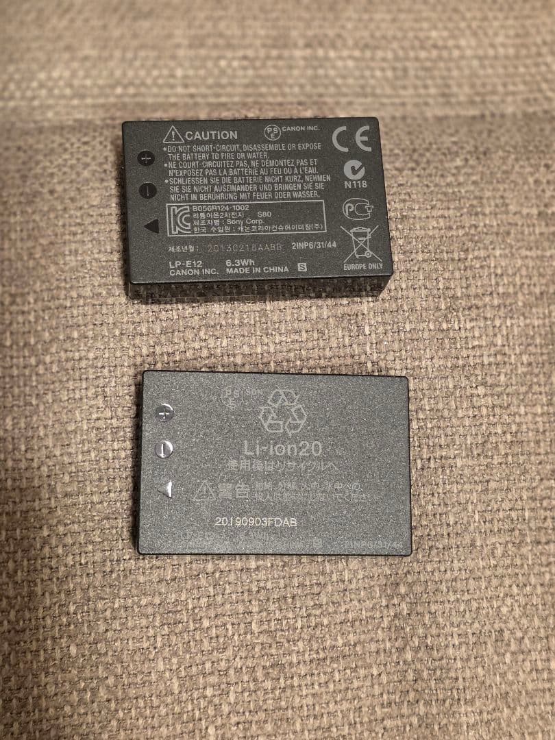 ミラーレス一眼カメラ EOS Kiss M ダブルズームキット ブラック