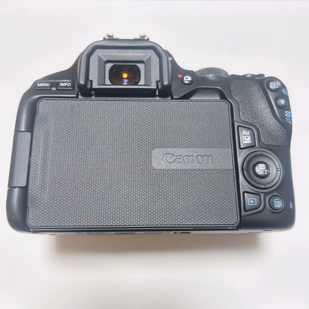 canon eos Kiss x10 ボディのみ +バッテリー等