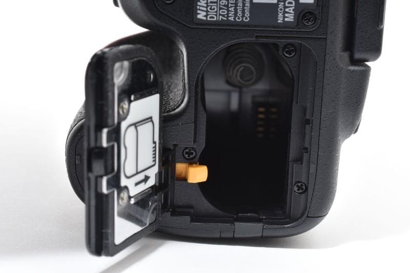 Nikon D750 デジタル一眼レフカメラ（付属品あり）